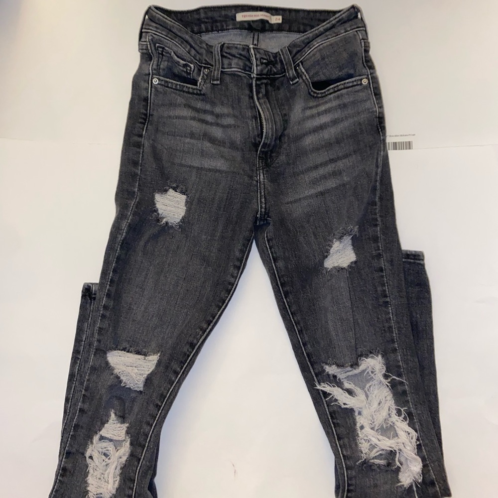 Levi’s 721 High-Rise Skinny Jeans